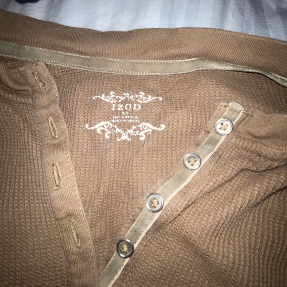 IZOD long sleeve tight shirt half button up - Picture 3 of 3